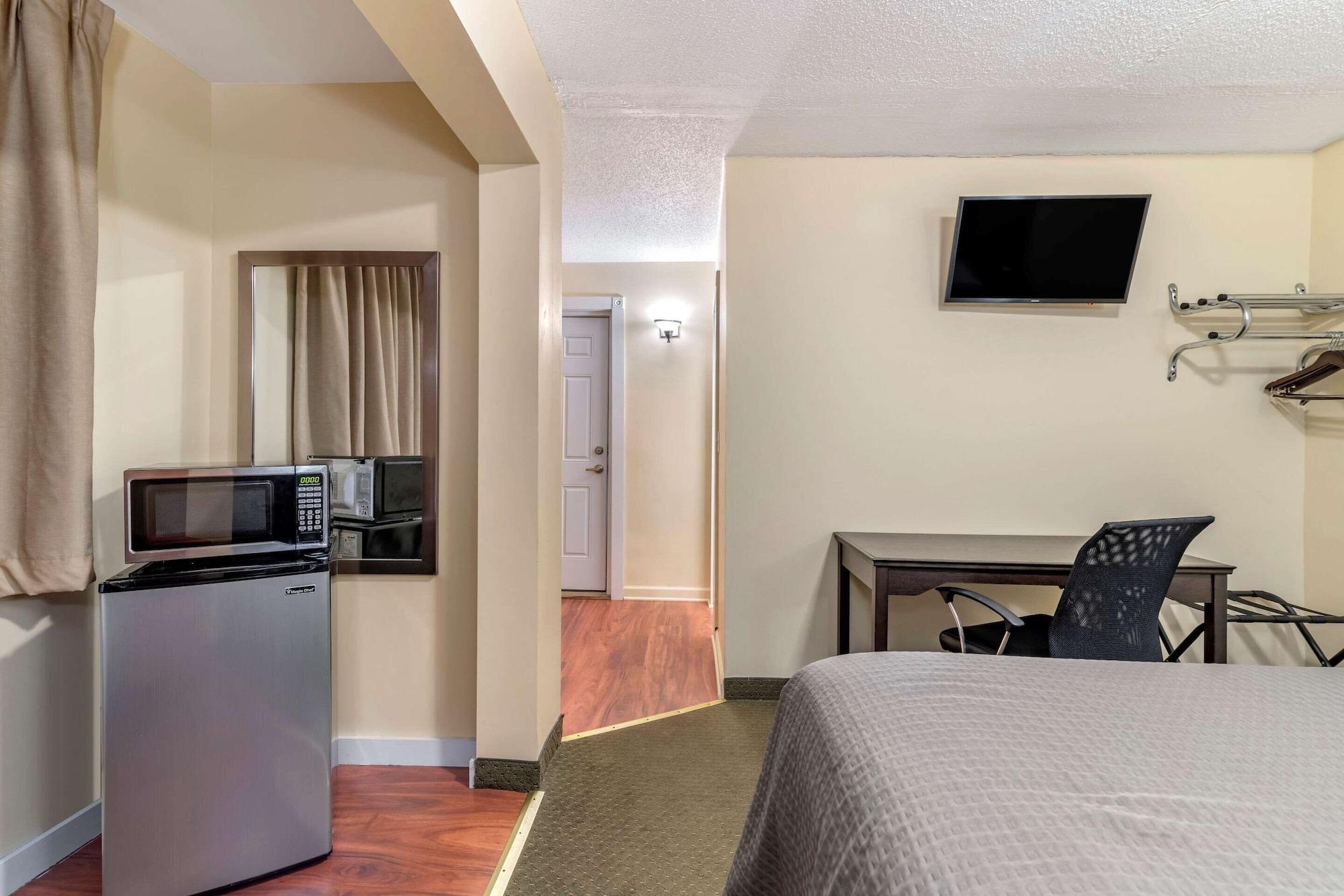 Rodeway Inn Lake George Outlets Bagian luar foto