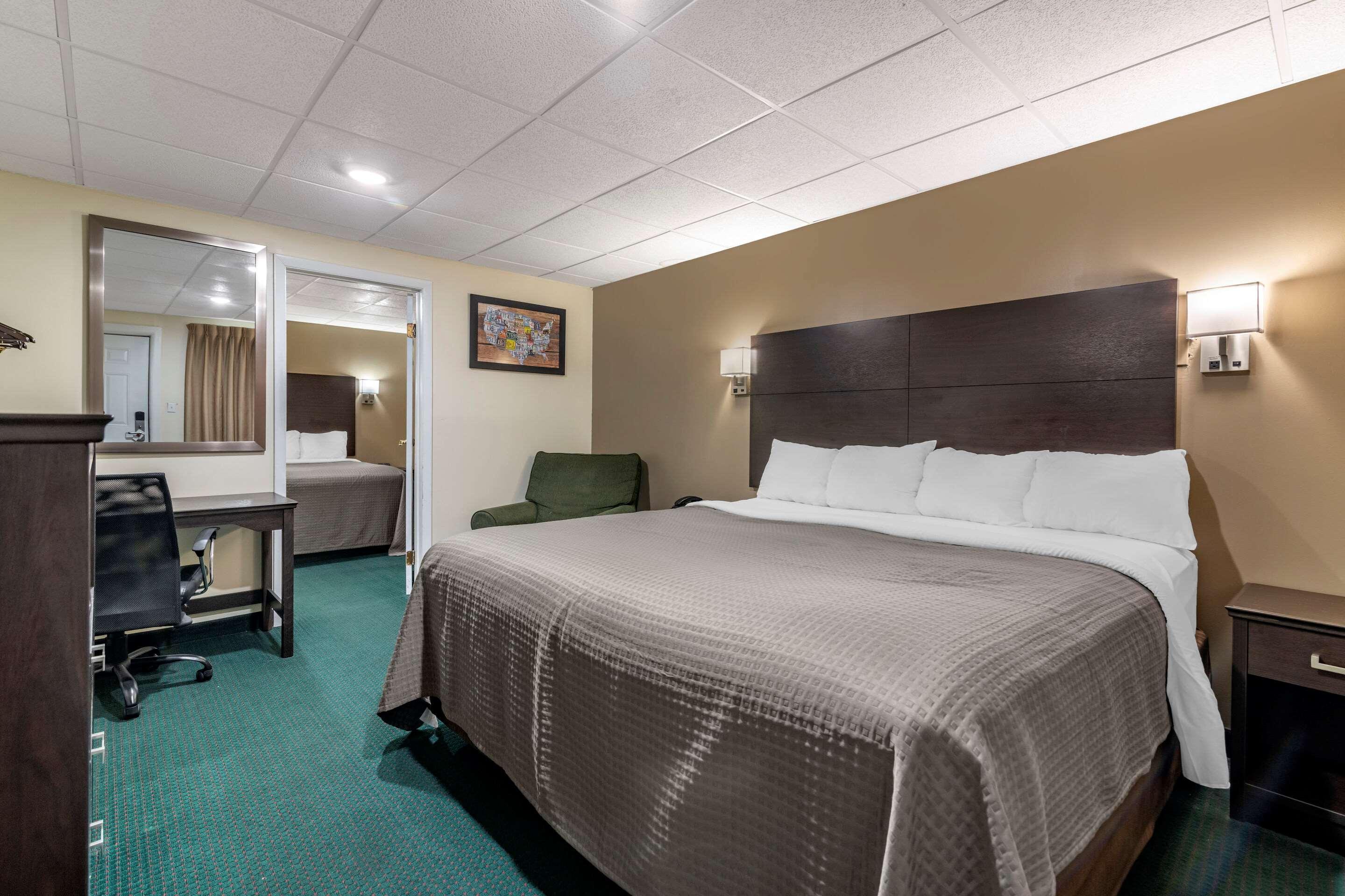 Rodeway Inn Lake George Outlets Bagian luar foto