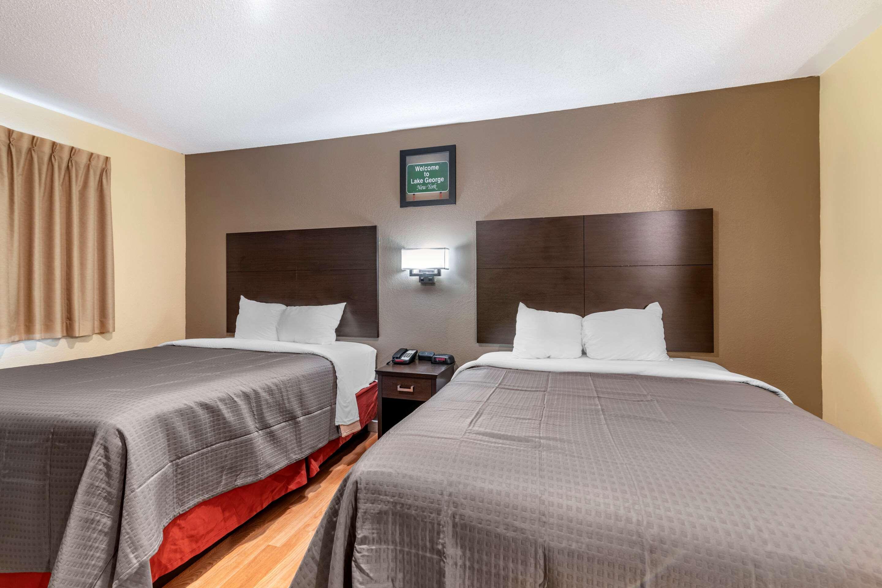 Rodeway Inn Lake George Outlets Bagian luar foto