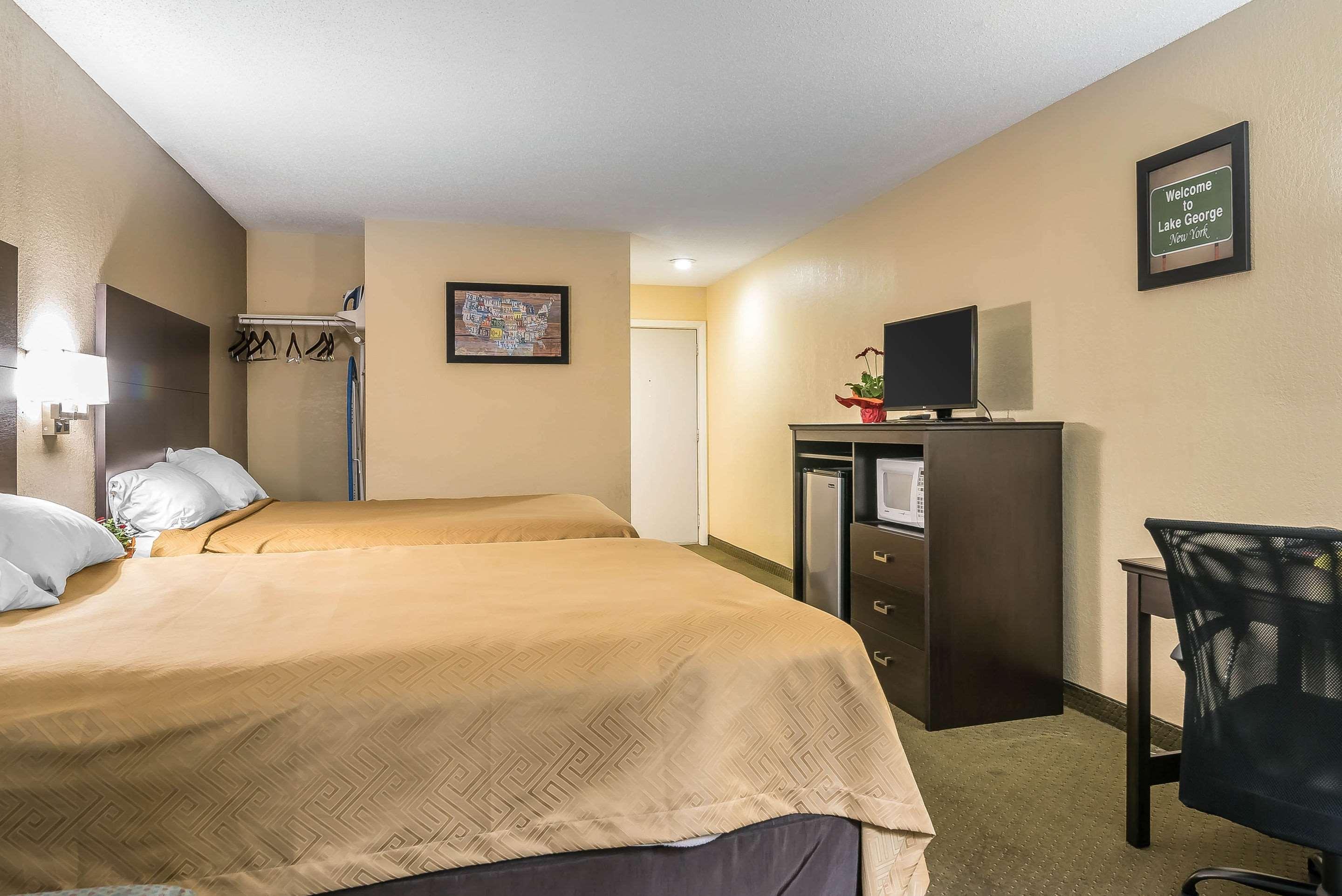 Rodeway Inn Lake George Outlets Bagian luar foto
