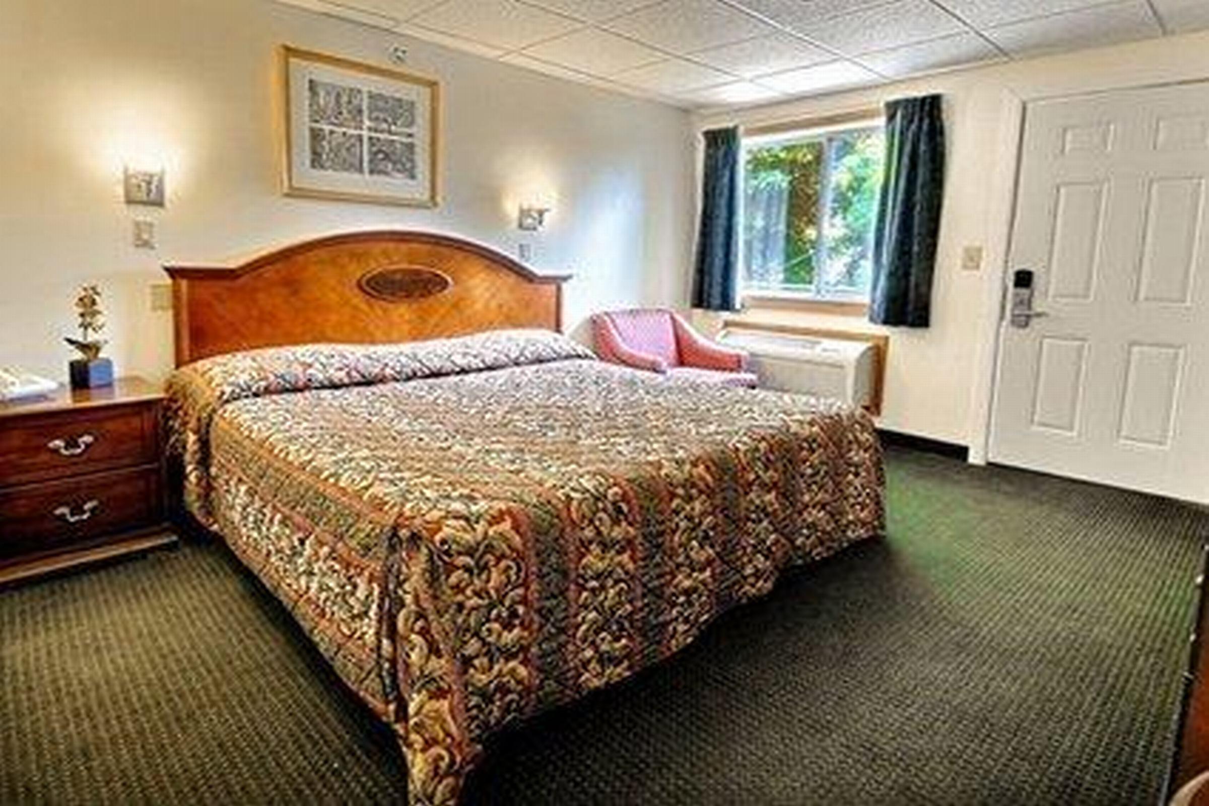 Rodeway Inn Lake George Outlets Bagian luar foto
