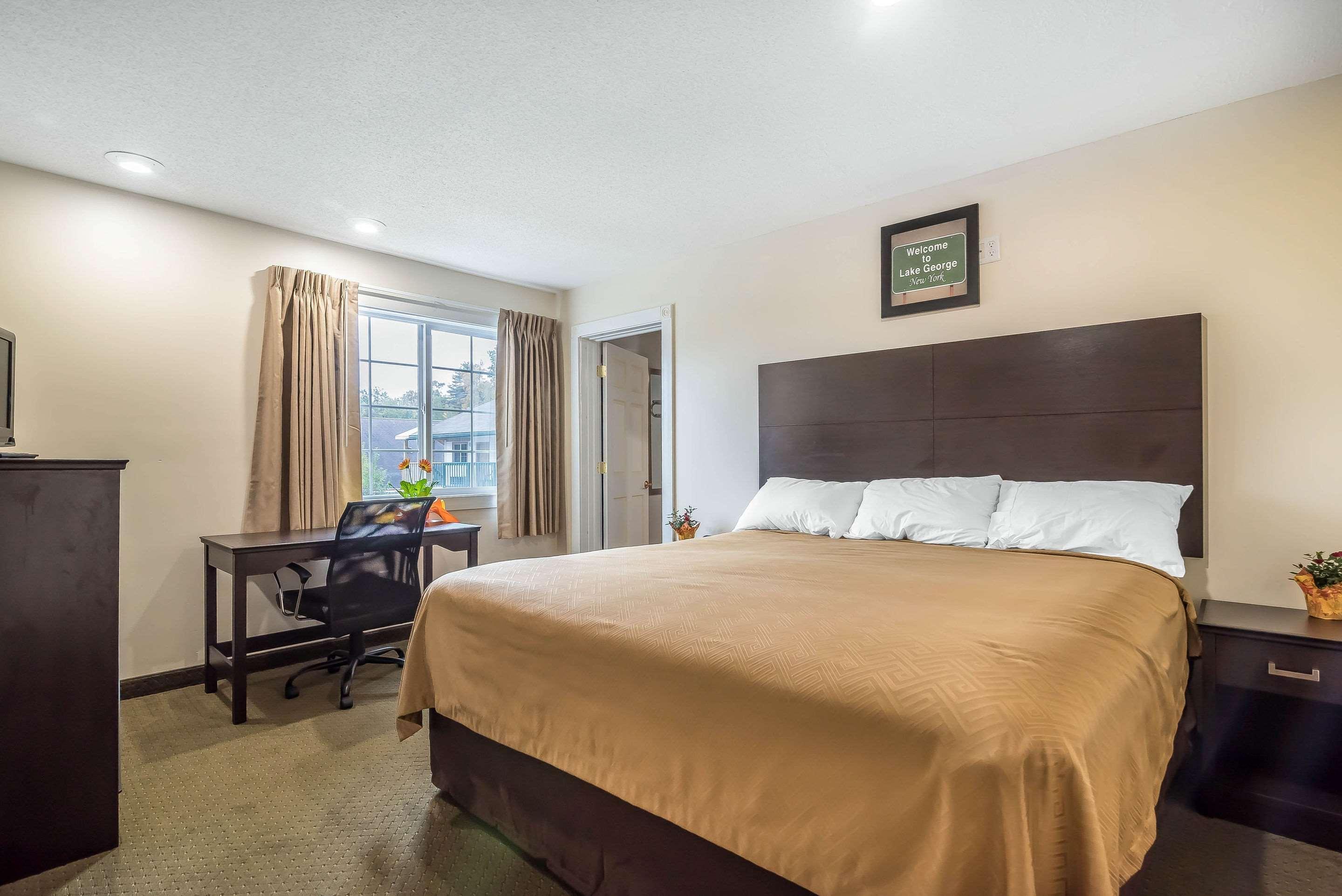 Rodeway Inn Lake George Outlets Bagian luar foto
