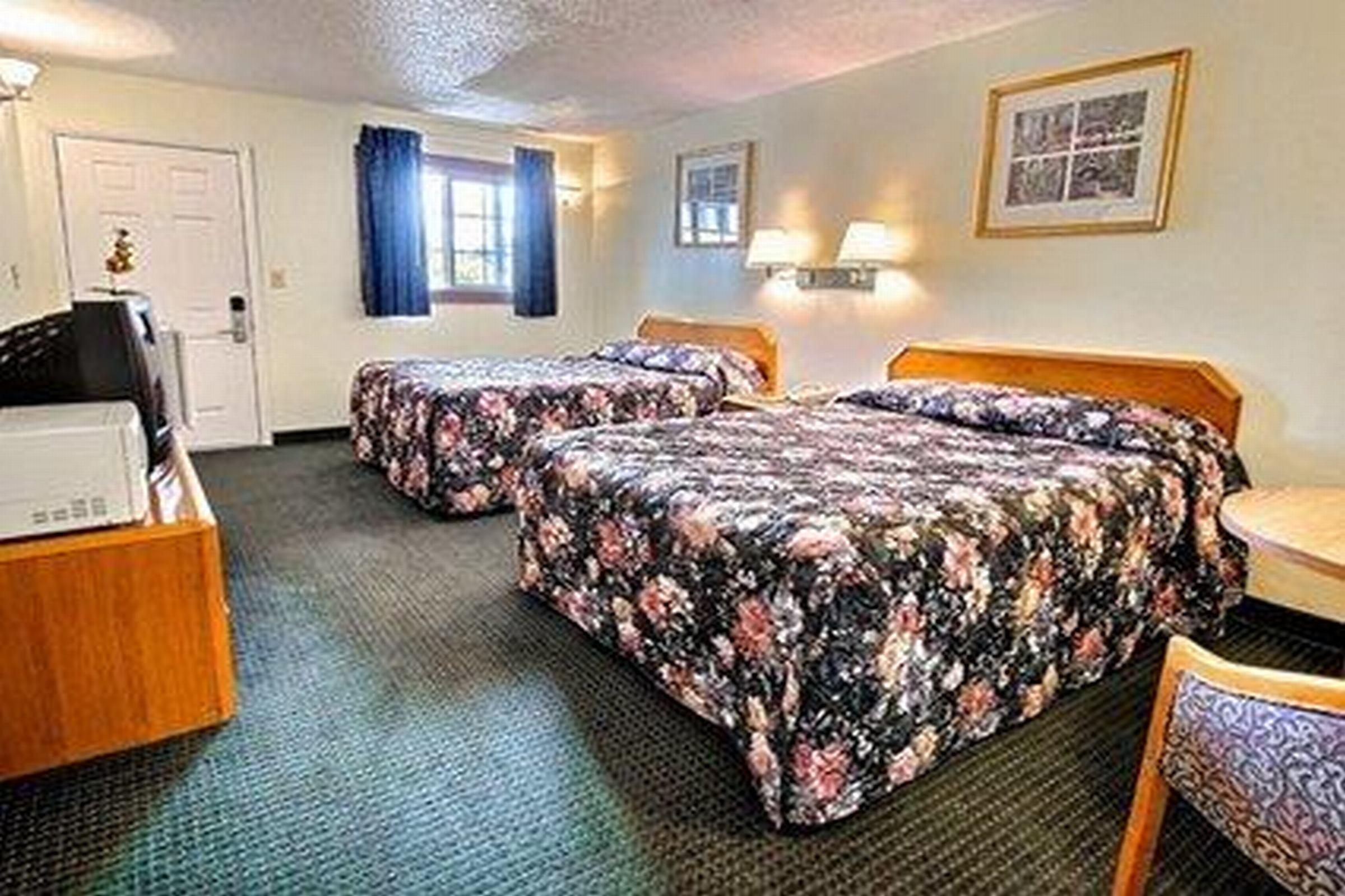 Rodeway Inn Lake George Outlets Bagian luar foto