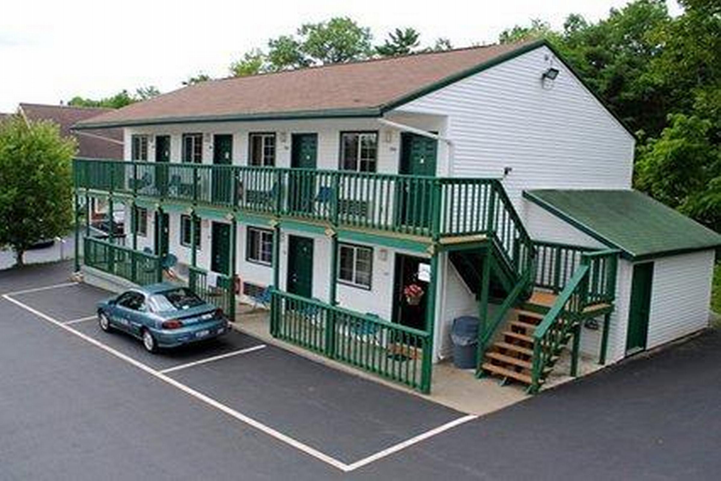 Rodeway Inn Lake George Outlets Bagian luar foto