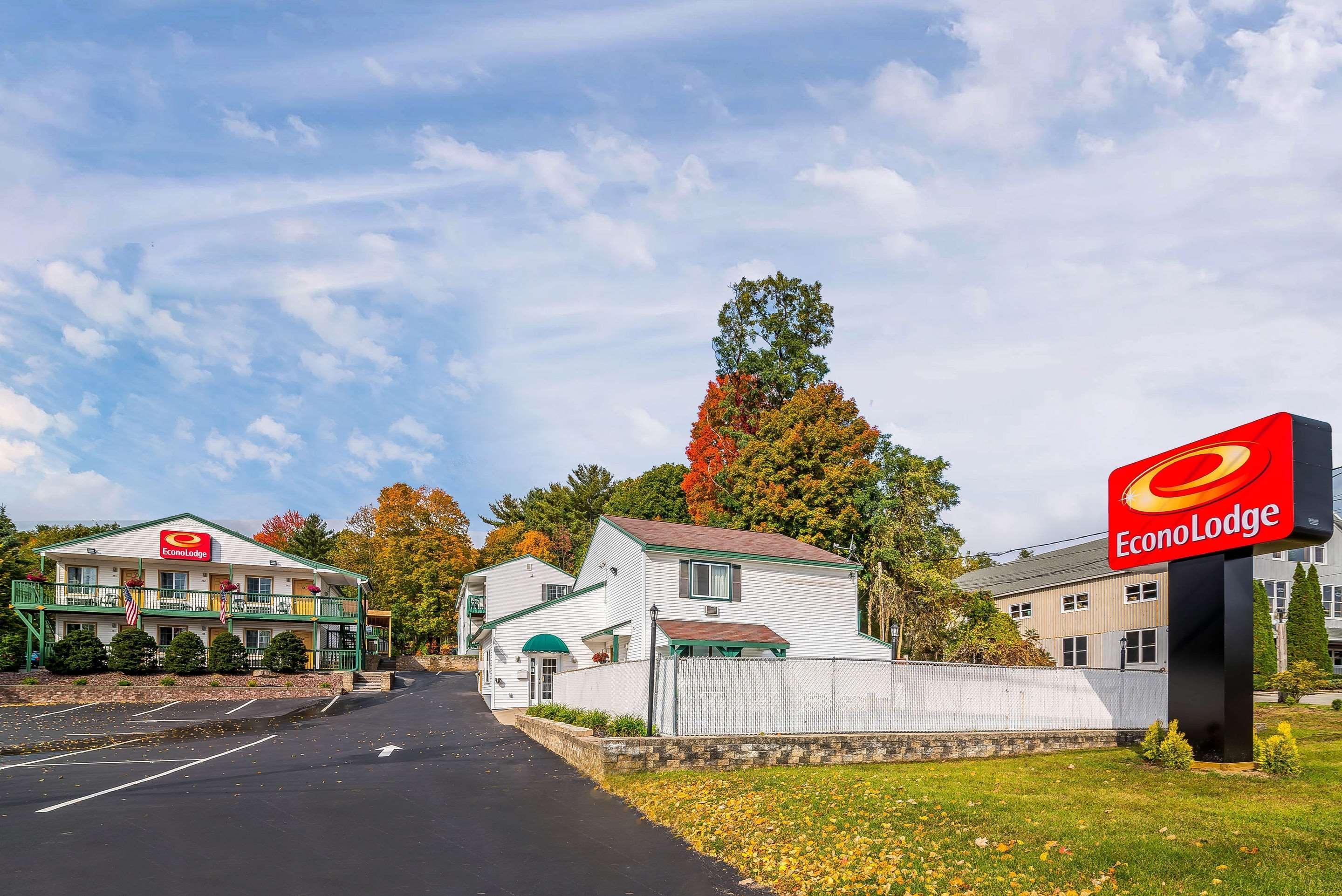 Rodeway Inn Lake George Outlets Bagian luar foto